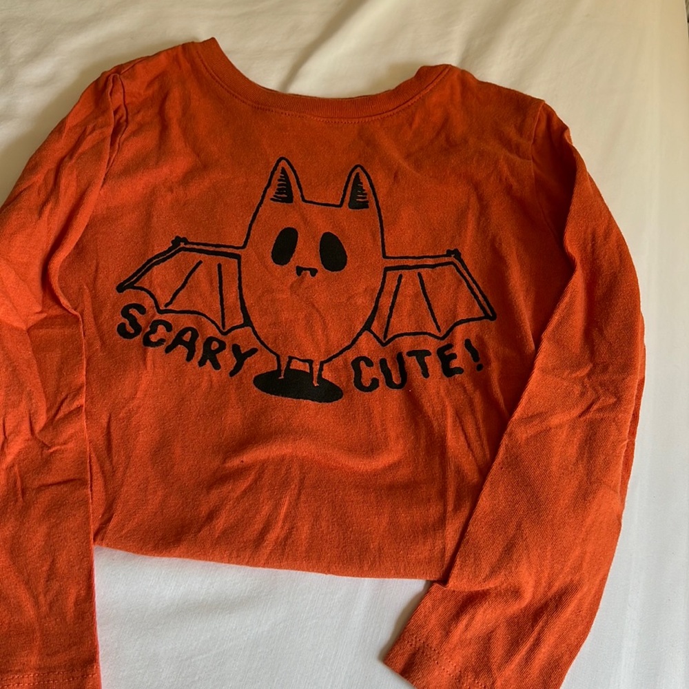 Long sleeve Bat tee.